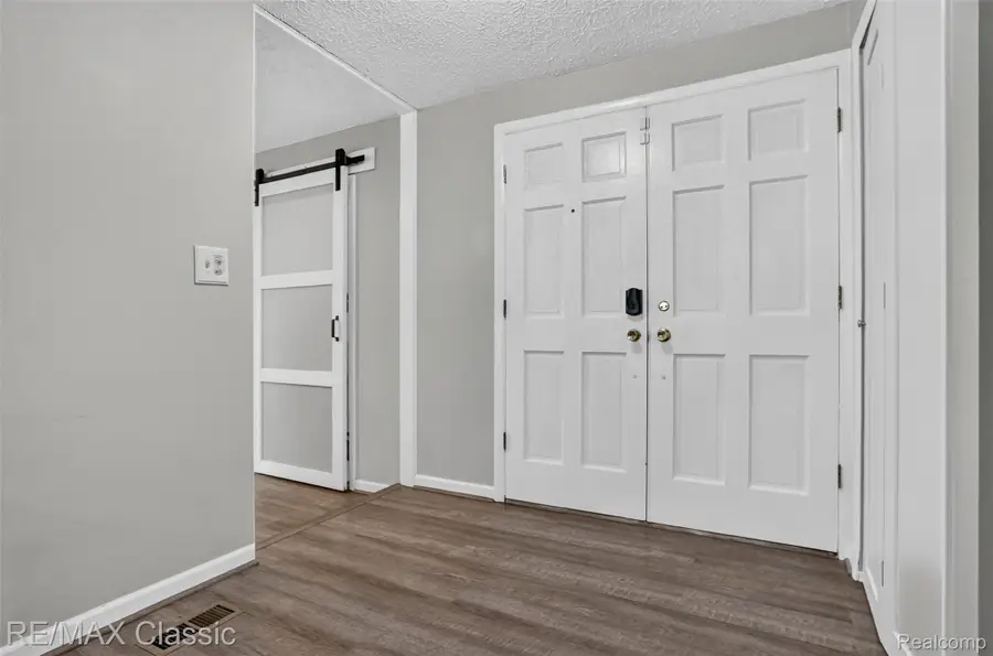 748 Randall Drive, Troy, MI 48085 - #3