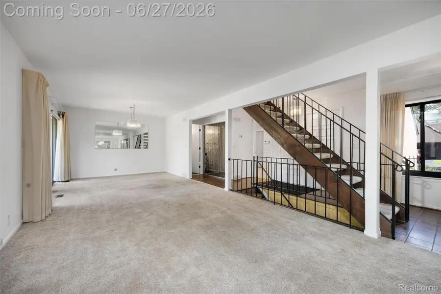 3082 Lindenwood Drive, Dearborn, MI 48120 - #2
