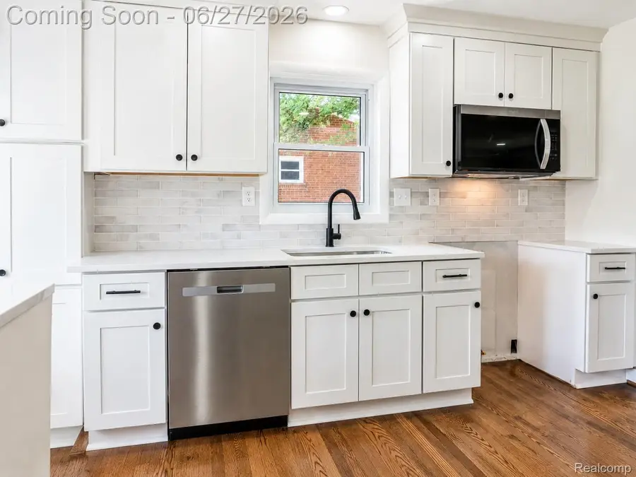 221 Reitman Court, Rochester Hills, MI 48307 - #3