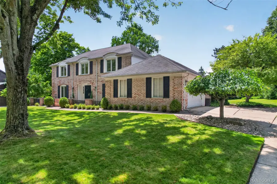 2574 Fox Chase Drive, Troy, MI 48098 - #3