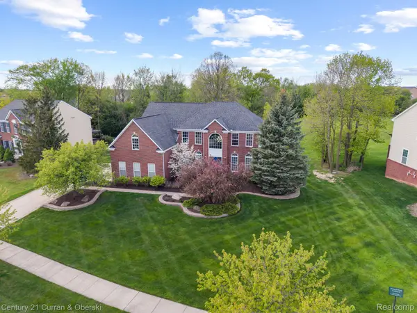 23498 Prescott Lane W, SouthLyon, MI 48178