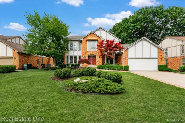 3393 Charlwood Drive, RochesterHills, MI 48306