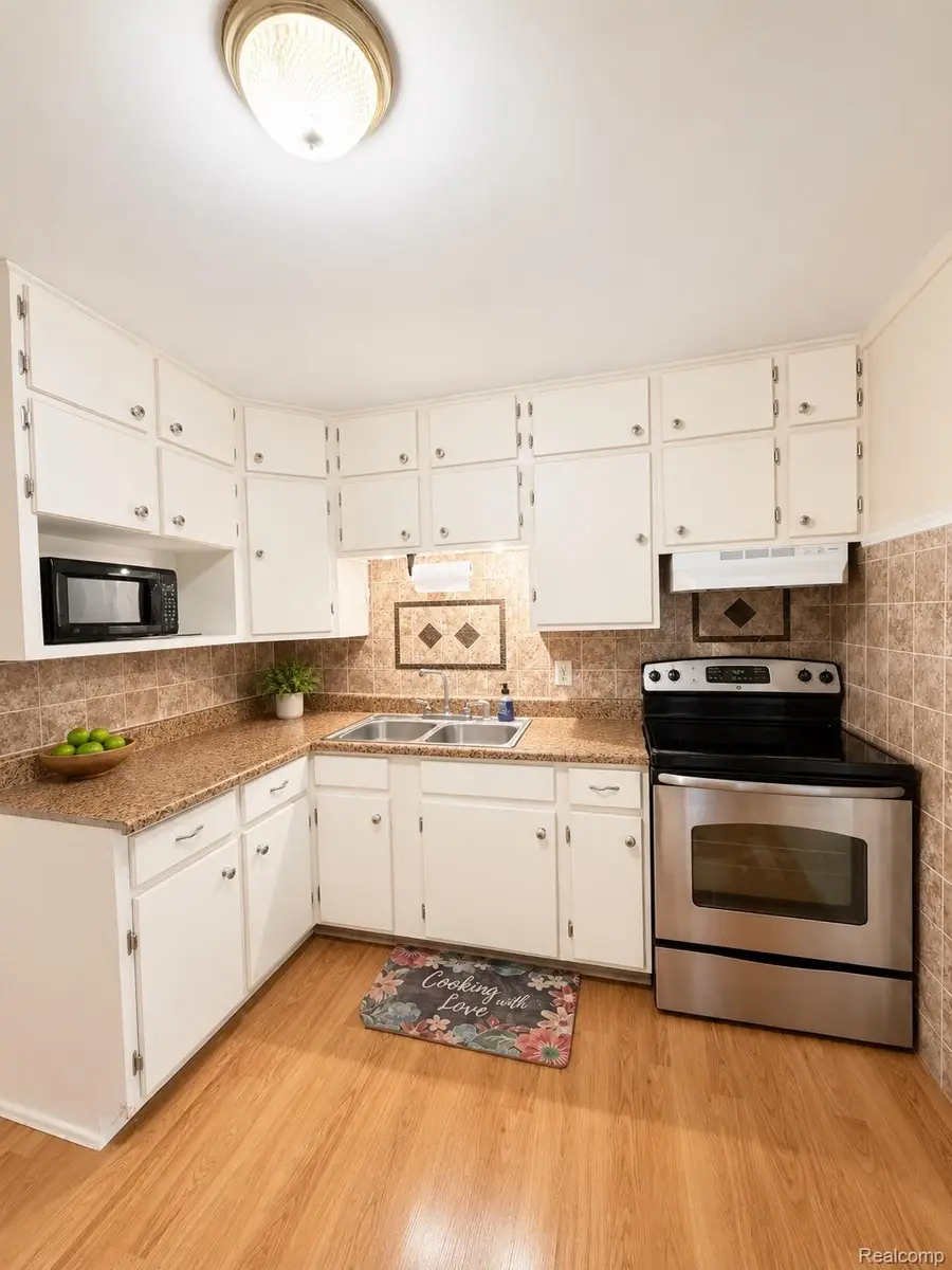 97 N Merrimac Street, Pontiac, MI 48340 - #2