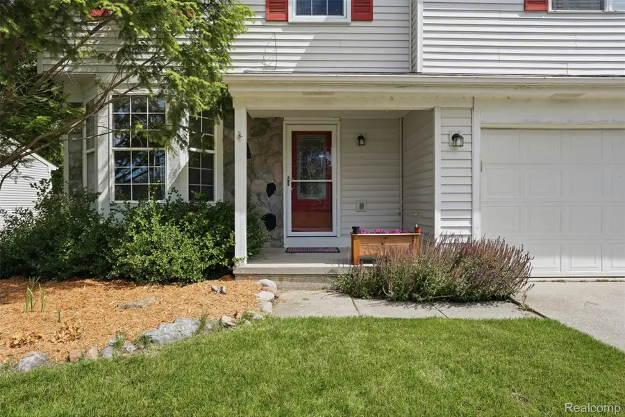 1099 Carriage Hill Drive, Fenton, MI 48430 - #2
