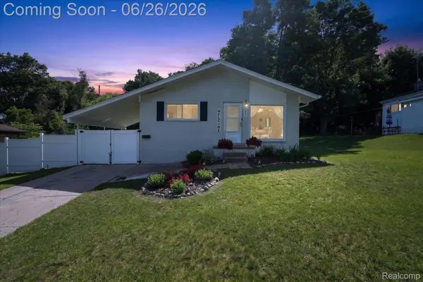 852 Manor Drive, Milford, MI 48381