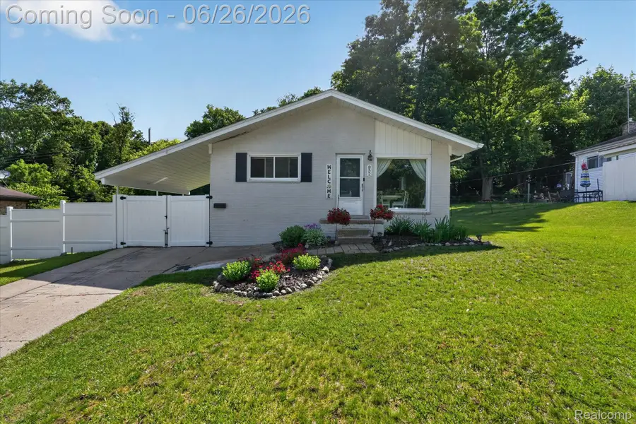 852 Manor Drive, Milford, MI 48381 - #3