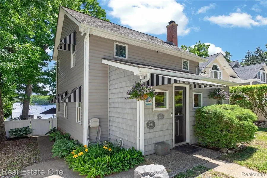 836 Pine Tree Road W, Orion, MI 48362 - #2