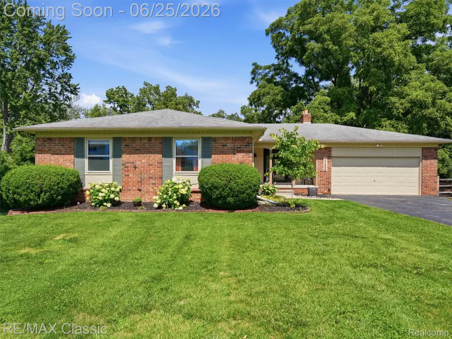17236 Carol Street, Livonia, MI 48152 - #2