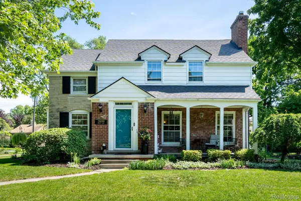 28090 Sunset Boulevard W, LathrupVillage, MI 48076