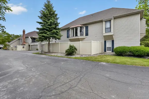 8127 Colony Drive #21, GrosseIle, MI 48138