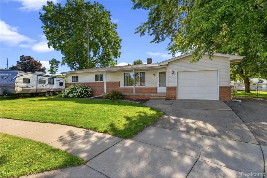 5155 Oxford Court, Swartz Creek, MI 48473 - #2