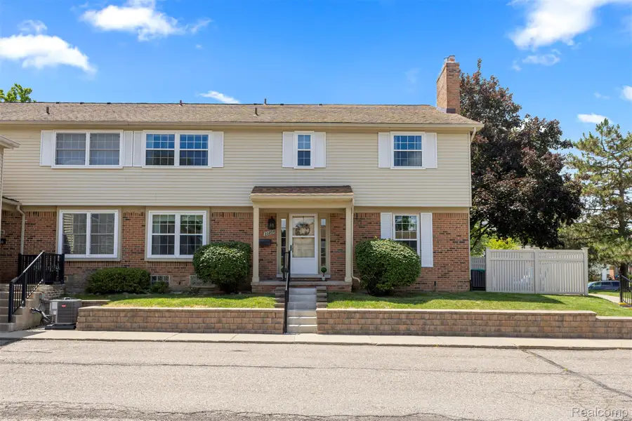 21204 W Glen Haven Circle, Northville, MI 48167 - #2