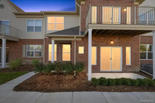 8280 Heywood Circle #2, SterlingHeights, MI 48312