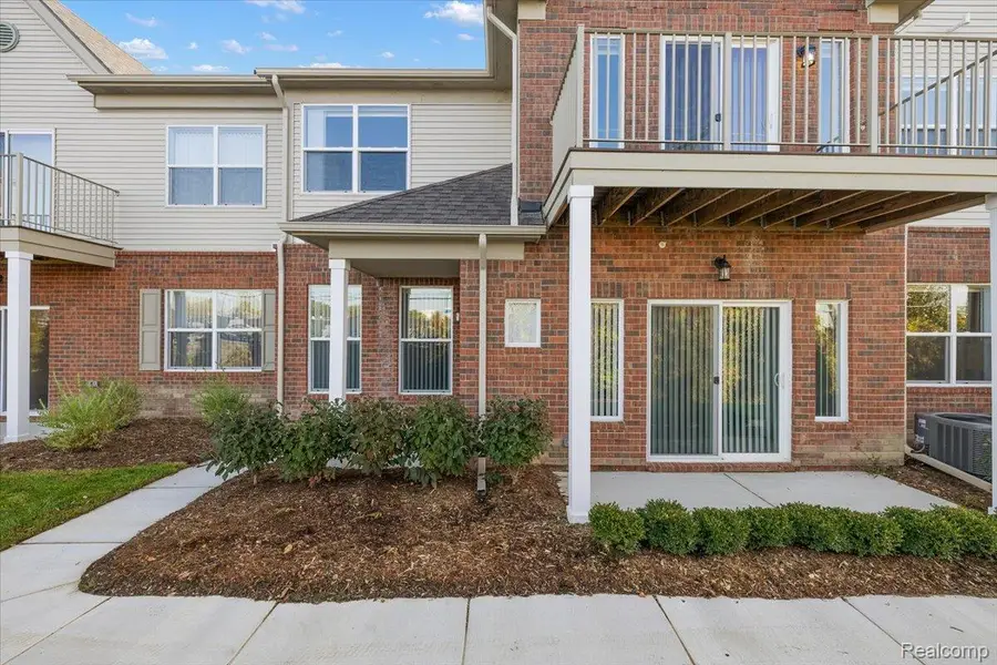 8280 Heywood Circle #2, Sterling Heights, MI 48312 - #2