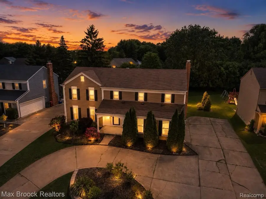 5484 Kingsfield Drive, West Bloomfield, MI 48322 - #2
