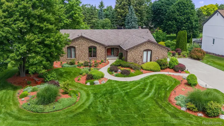 3436 Wedgewood Drive, Rochester Hills, MI 48306 - #2