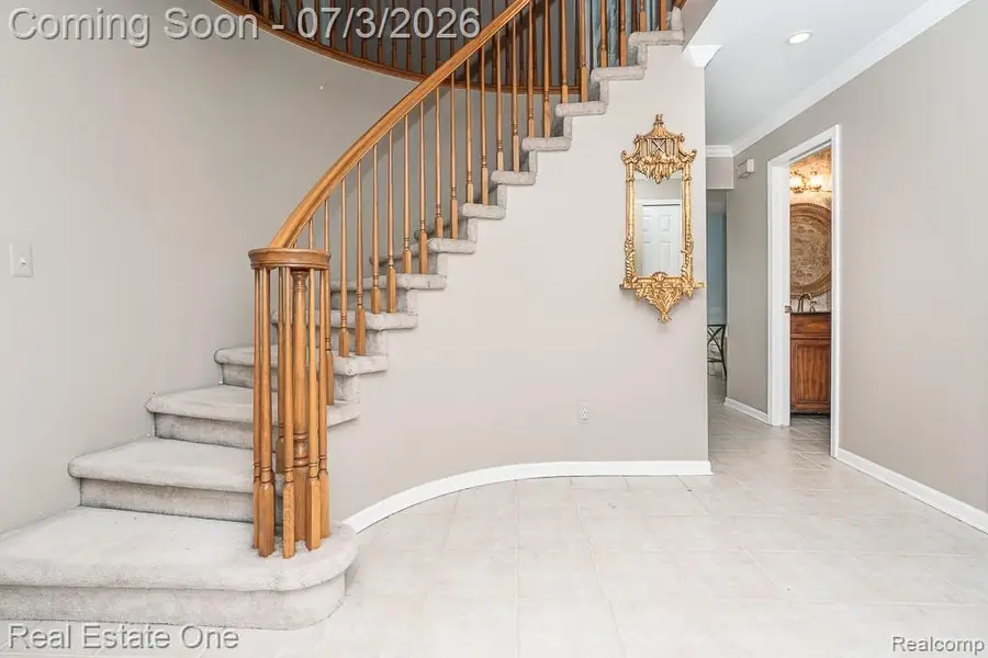 6489 Shoreline Drive, Troy, MI 48085 - #2