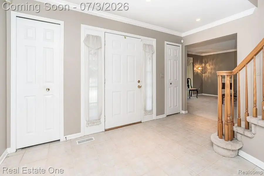 6489 Shoreline Drive, Troy, MI 48085 - #3