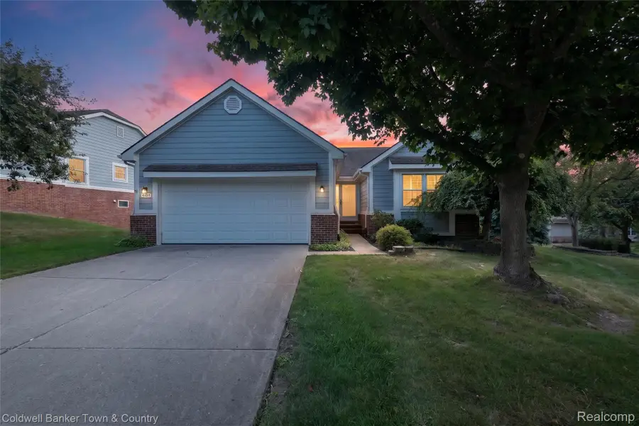 41703 Kirkwood Drive, Novi, MI 48377 - #2