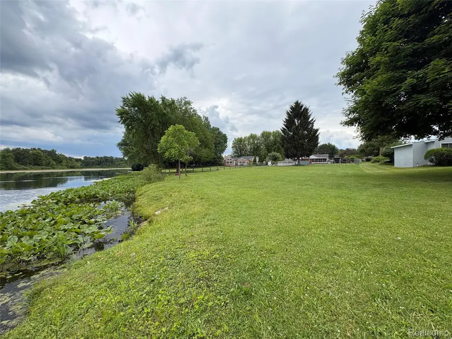 615 Senecal Street, Fenton, MI 48430 - #3