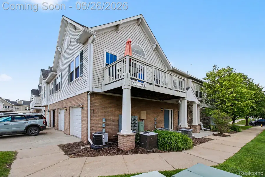 1723 Welland Street, Howell, MI 48855 - #3
