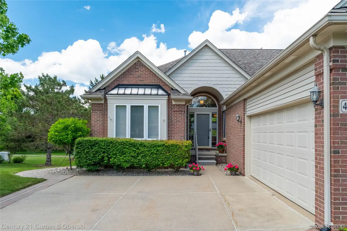 49468 N Glacier, Northville, MI 48168 - #1