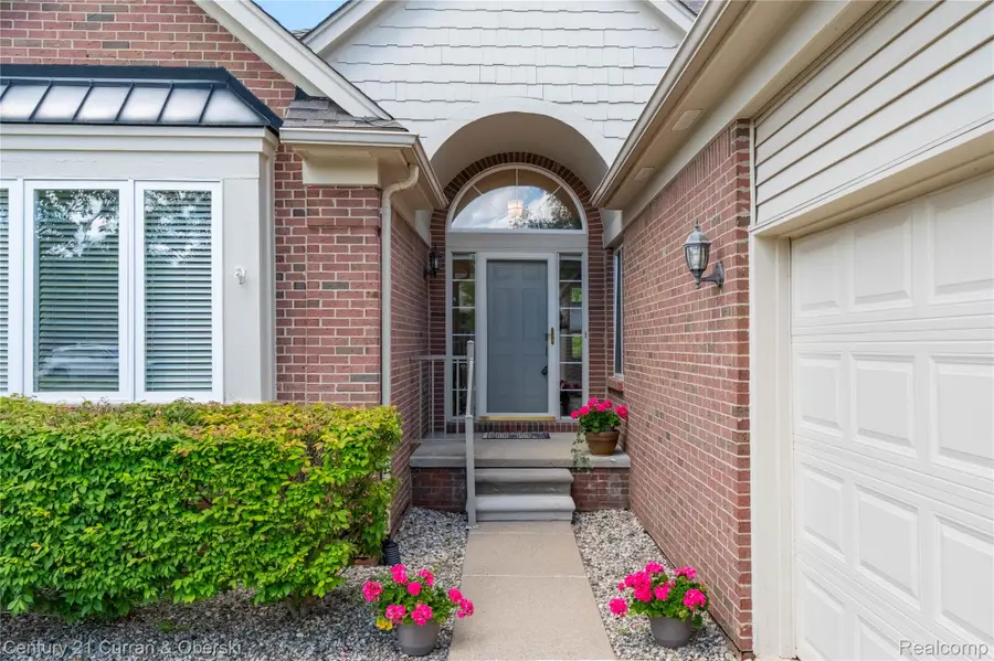 49468 N Glacier, Northville, MI 48168 - #2