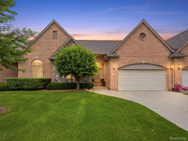 2633 Ridgecrest Drive, Utica, MI 48316