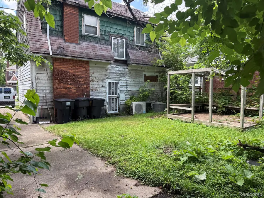 13276 Strathmoor Street, Detroit, MI 48227 - #3