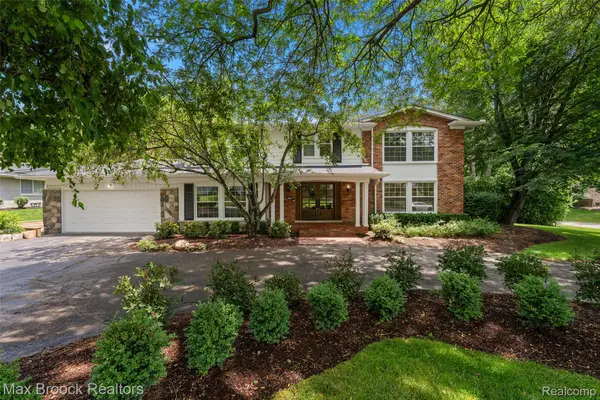 4525 Valleyview Drive, WestBloomfield, MI 48323