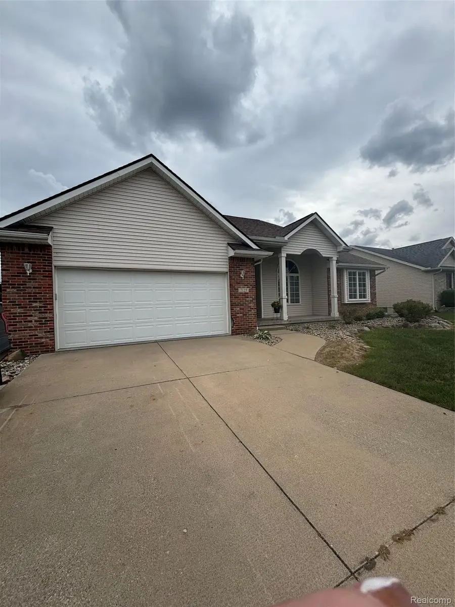 7129 Parkridge Parkway, Swartz Creek, MI 48473 - #2