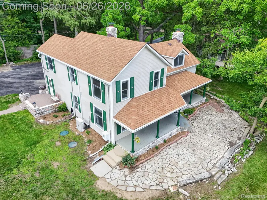 31620 W 11 Mile Road, Farmington Hills, MI 48336 - #2