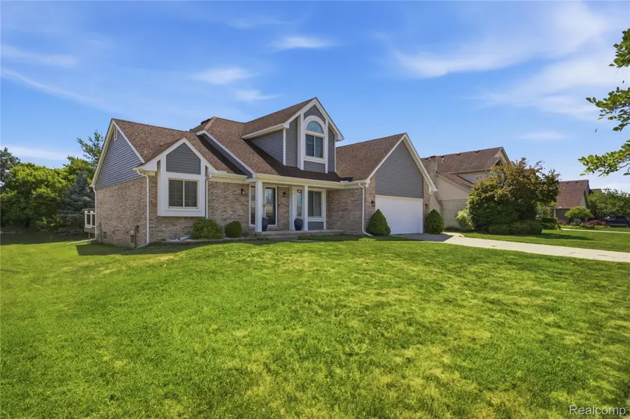 18488 Manor Lane, Livonia, MI 48152 - #2