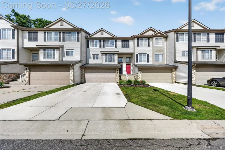 217 Oak Ridge Drive, Pontiac, MI 48341 - #3
