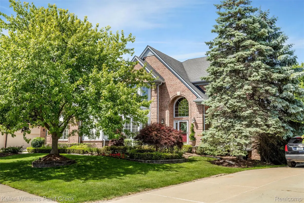 2036 Hickory Trail Drive, Rochester Hills, MI 48309 - #1
