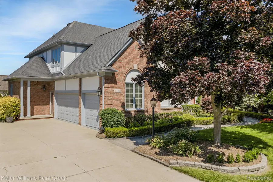 2036 Hickory Trail Drive, Rochester Hills, MI 48309 - #3