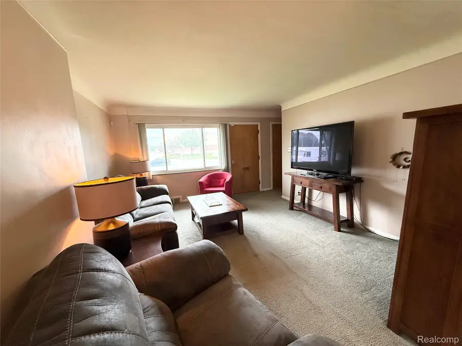 11012 Middlebelt Road, Livonia, MI 48150 - #2