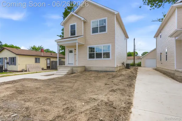 27828 Groveland Street, MadisonHeights, MI 48071