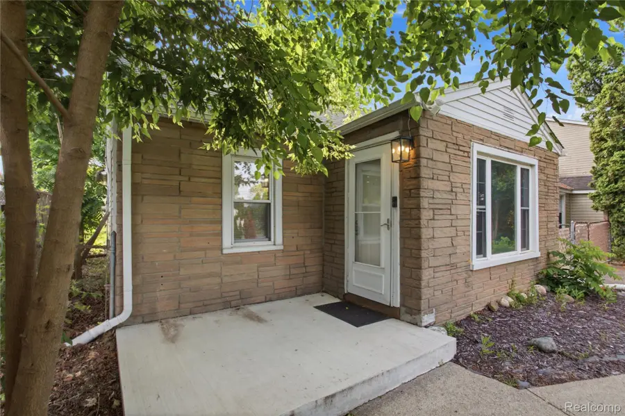 1660 N Sheldon Road, Canton, MI 48187 - #2