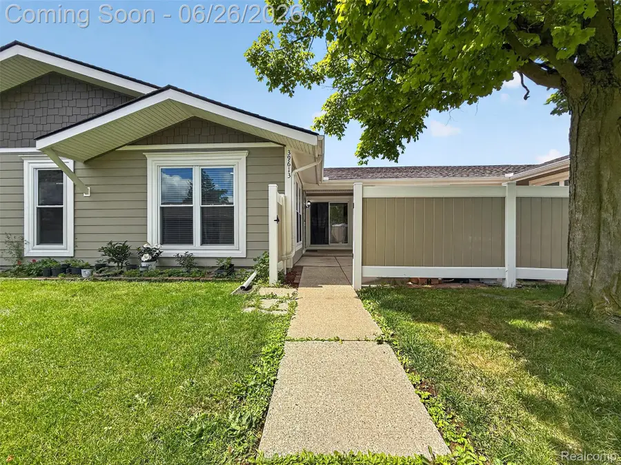 39613 Village Wood Lane, Novi, MI 48375 - #2