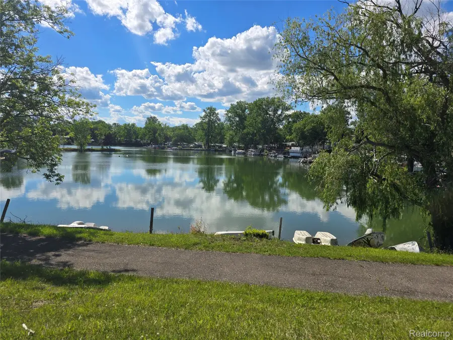 10001 Goodall, Durand, MI 48429 - #2