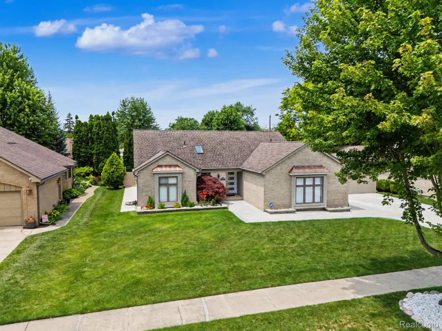 35105 Wellston Avenue, Sterling Heights, MI 48312 - #3