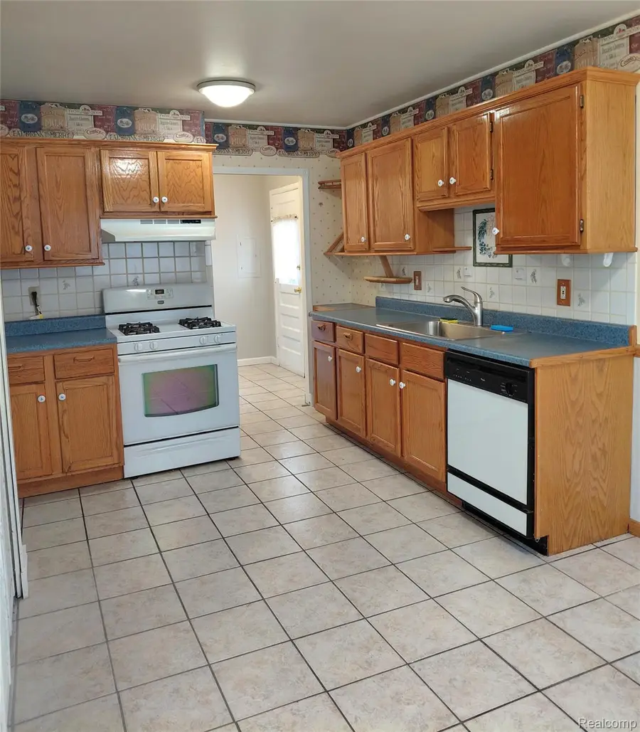 513 S Hawthorne Street, Westland, MI 48186 - #2