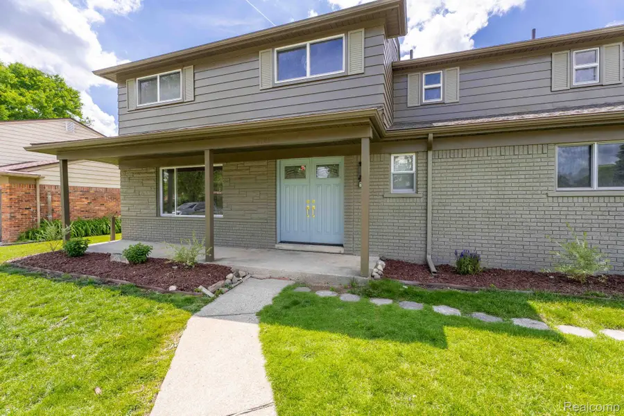 6780 Lee Crest Drive, West Bloomfield, MI 48322 - #2