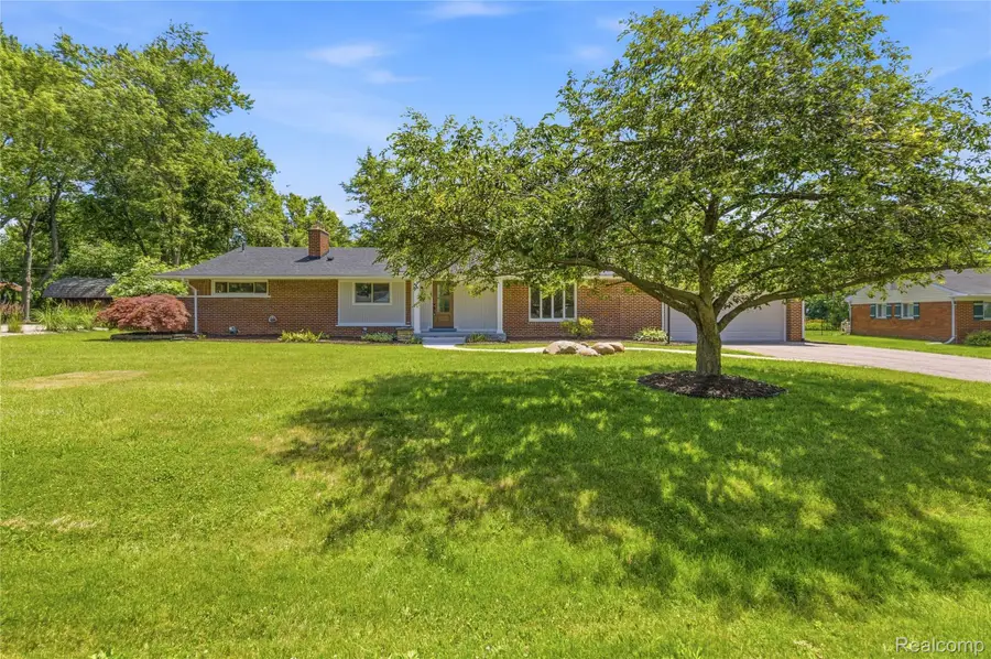 28264 Bayberry Road, Farmington, MI 48331 - #2