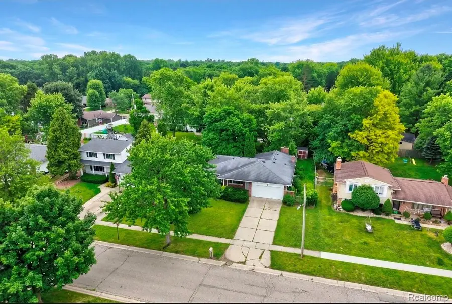 439 Windmill Point Drive, Flushing, MI 48433 - #3