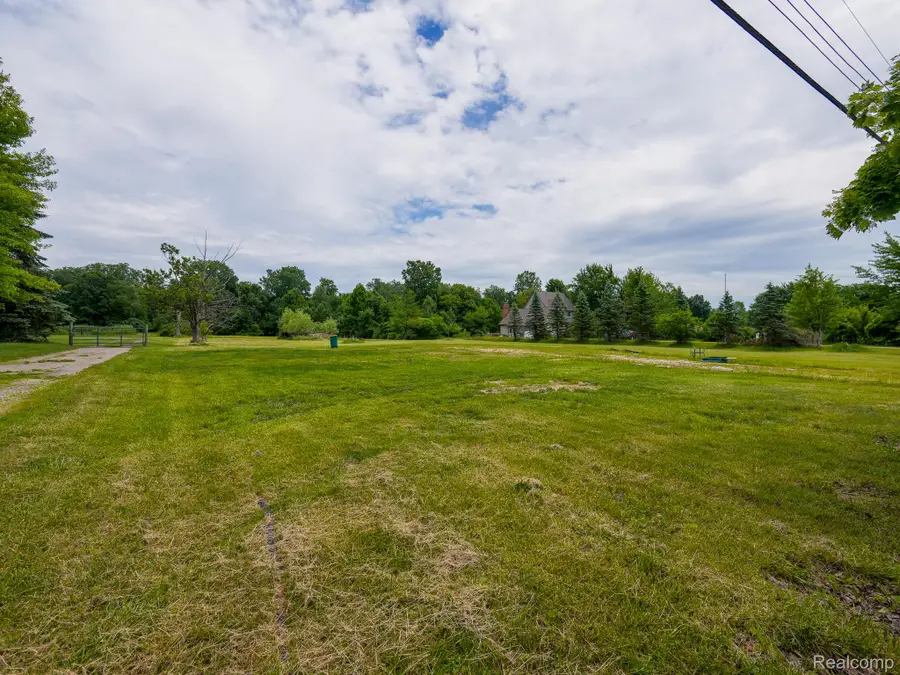 8805 Cogswell Street, Romulus, MI 48174 - #2