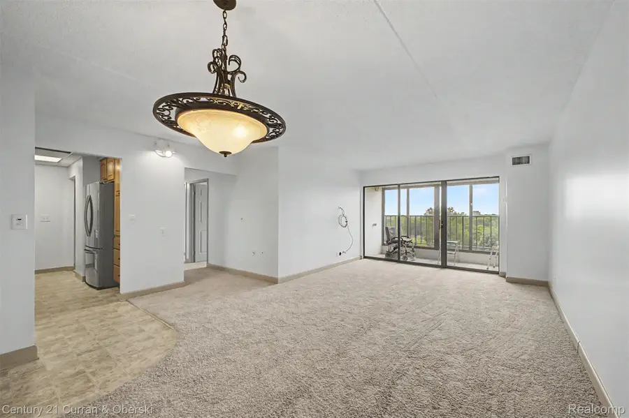 21800 Morley Avenue #1018, Dearborn, MI 48124 - #3