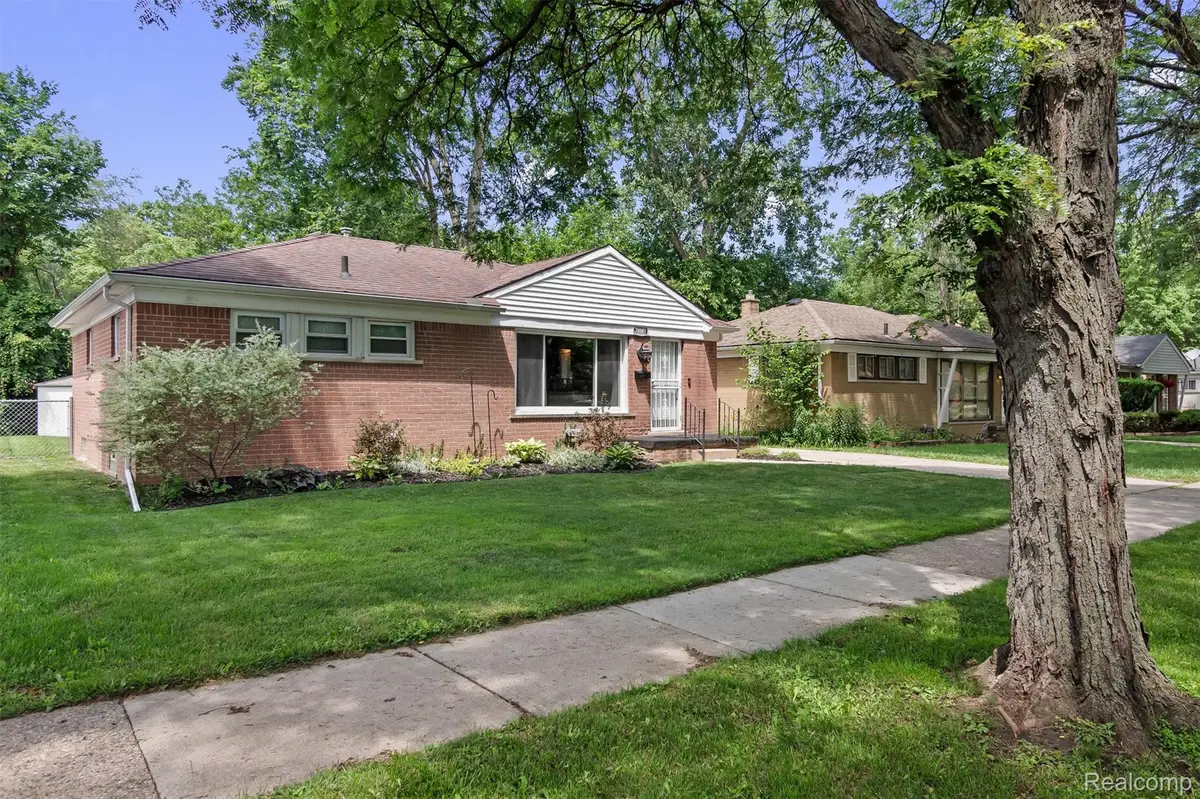 21641 Sussex Street, Oak Park, MI 48237 - #1