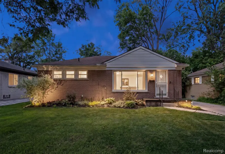 21641 Sussex Street, Oak Park, MI 48237 - #2